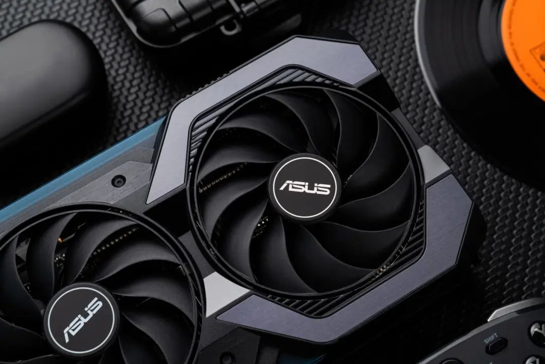 毫秒之间定胜负！华硕巨齿鲨显卡助力高帧无延迟畅玩《CS2》