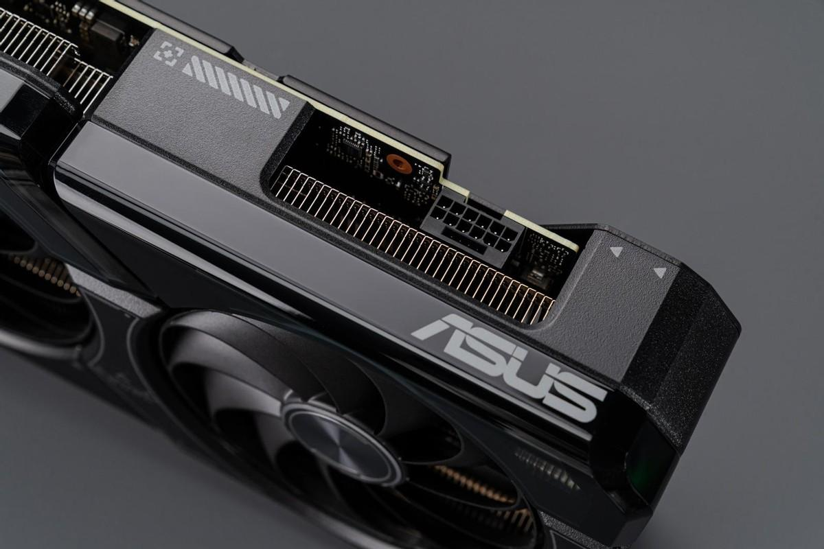 SUPER性能超能打！华硕DUAL RTX4070S显卡2K高帧游戏畅爽玩