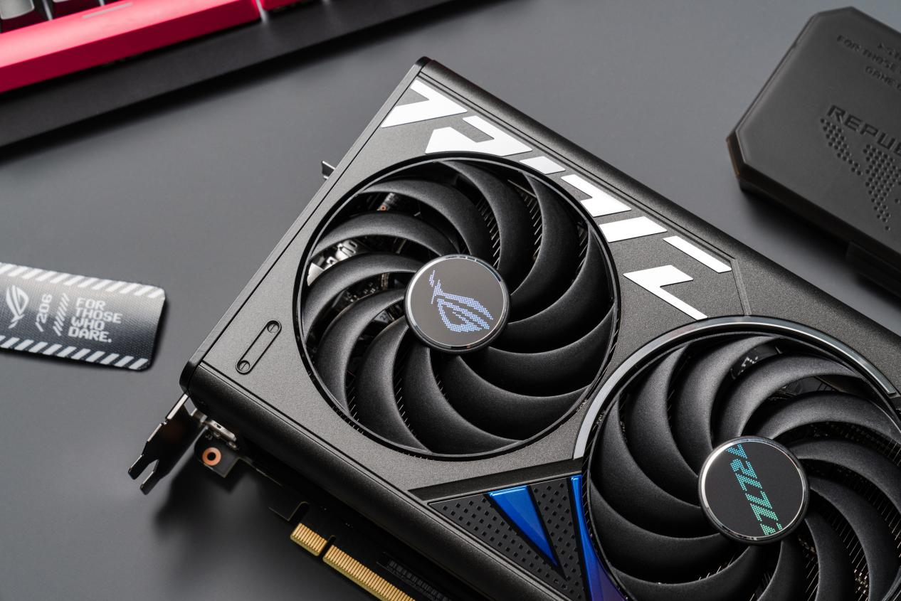 2K游戏高帧战神！华硕ROG STRIX 4070Ti SUPER超能力显卡