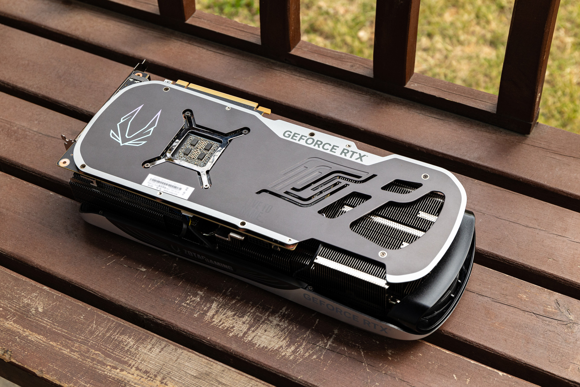 开年爆款《绝地潜兵2》，爽坑队友、射爆虫族！