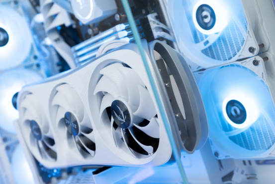 IGN 9分神作《地平线：西之绝境》，上PC后画面更绝！