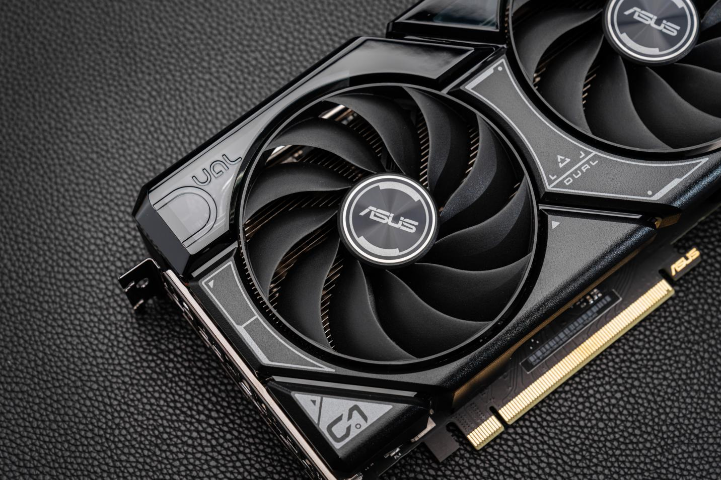 ITX爱好者装机优选！华硕DUAL 4060Ti SSD可扩展M.2显卡