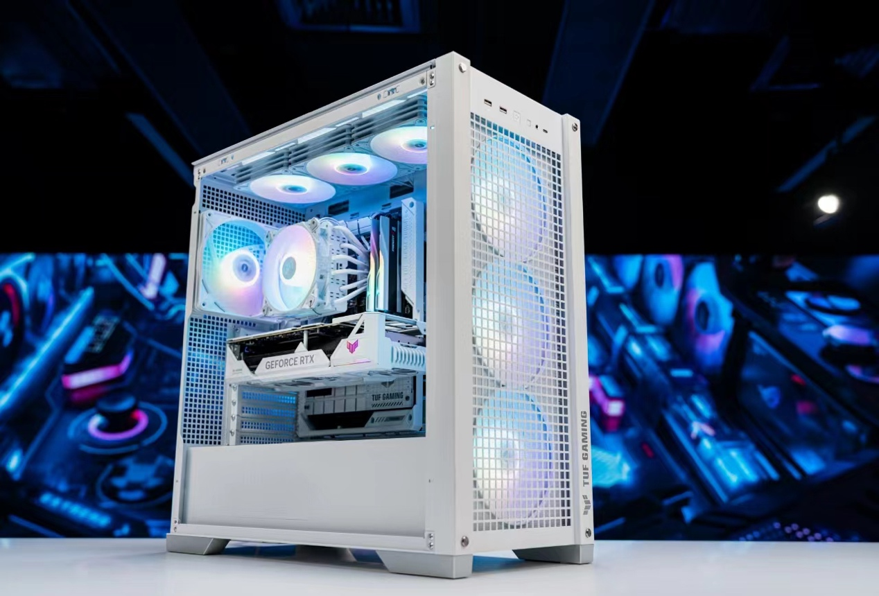 “无线”造就潜能无限！TUF GAMING 4070Ti SUPER WHITE背置显卡上市