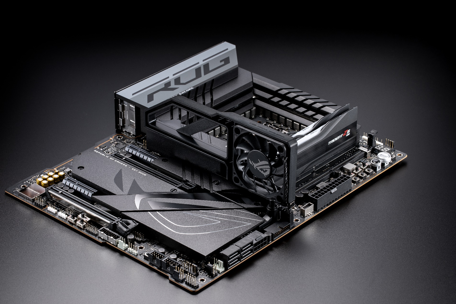 9117.75MHz！ROG Z790 APEX ENCORE主板再创超频纪录