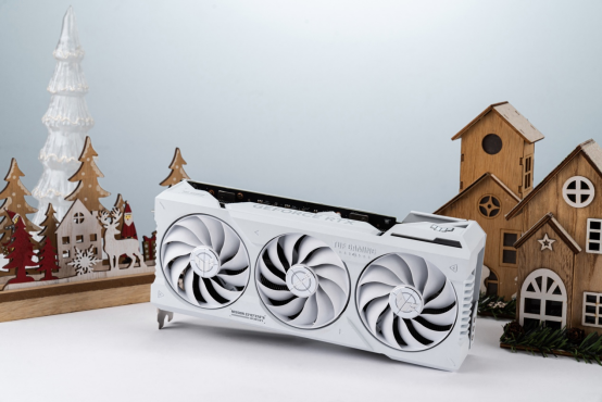 纯享“无线”TUF GAMING 4070Ti SUPER WHITE背置显卡