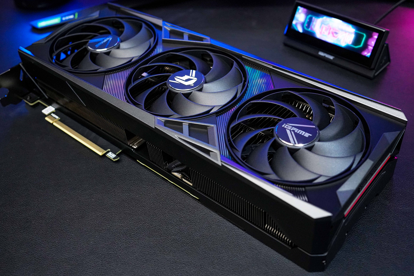 七彩虹 iGame RTX 4070 Ti SUPER火神评测：用料十足，性能飞跃