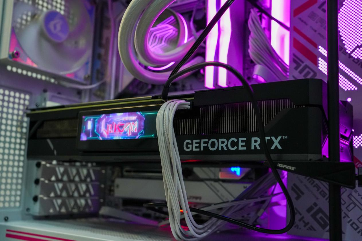 七彩虹 iGame RTX 4070 Ti SUPER火神评测：用料十足，性能飞跃