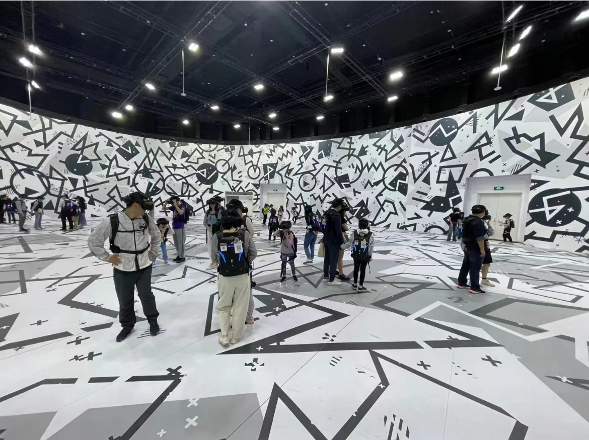 让索泰ZOTAC VR GO来实现“安全、稳定、流畅”的数字沉浸式VR大空间探险之旅