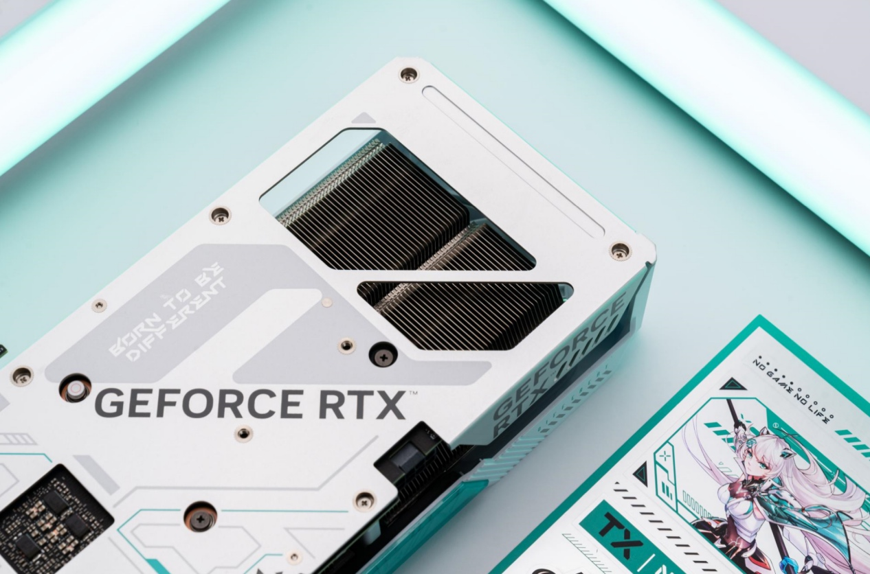 618人气爆款显卡！巨齿鲨4060&天选4060显卡游戏神装