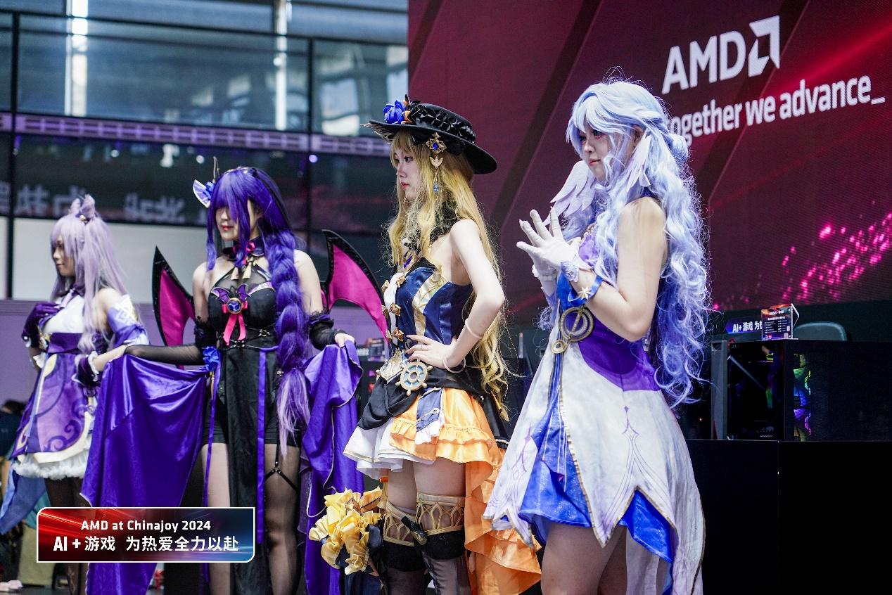 华硕显卡亮相2024ChinaJoy，Tony大叔大秀液氮超频