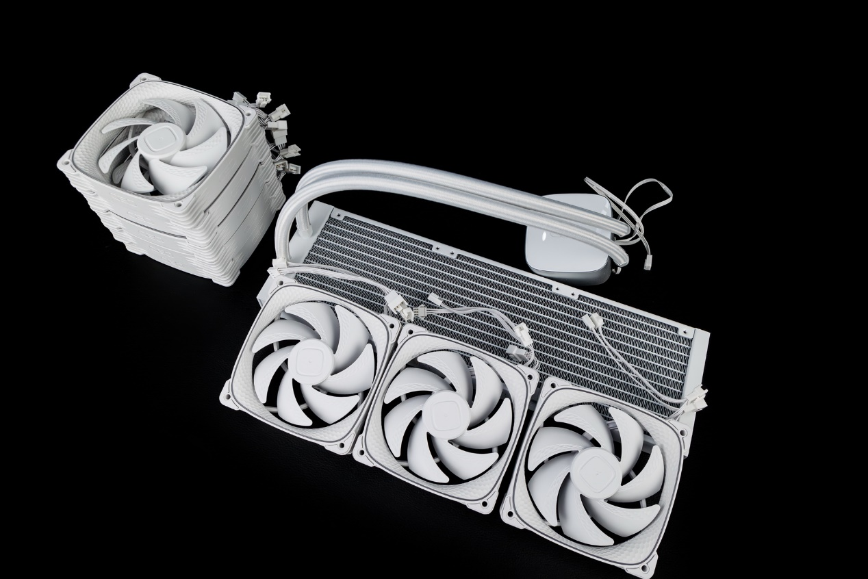 试玩了《黑神话》测试工具，决定装一台这样的整机