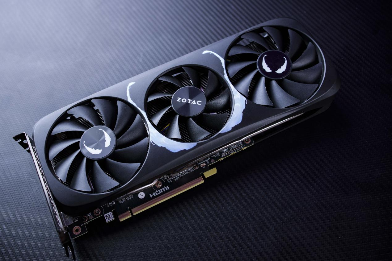 索泰×毒液RTX 4070SUPER联名显卡，与强者共舞