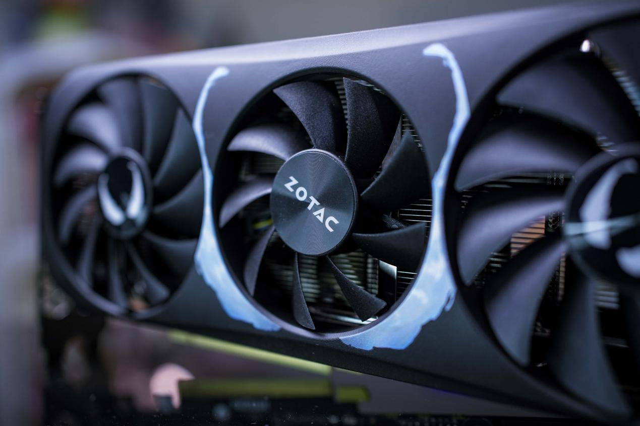 索泰×毒液RTX 4070SUPER联名显卡，与强者共舞