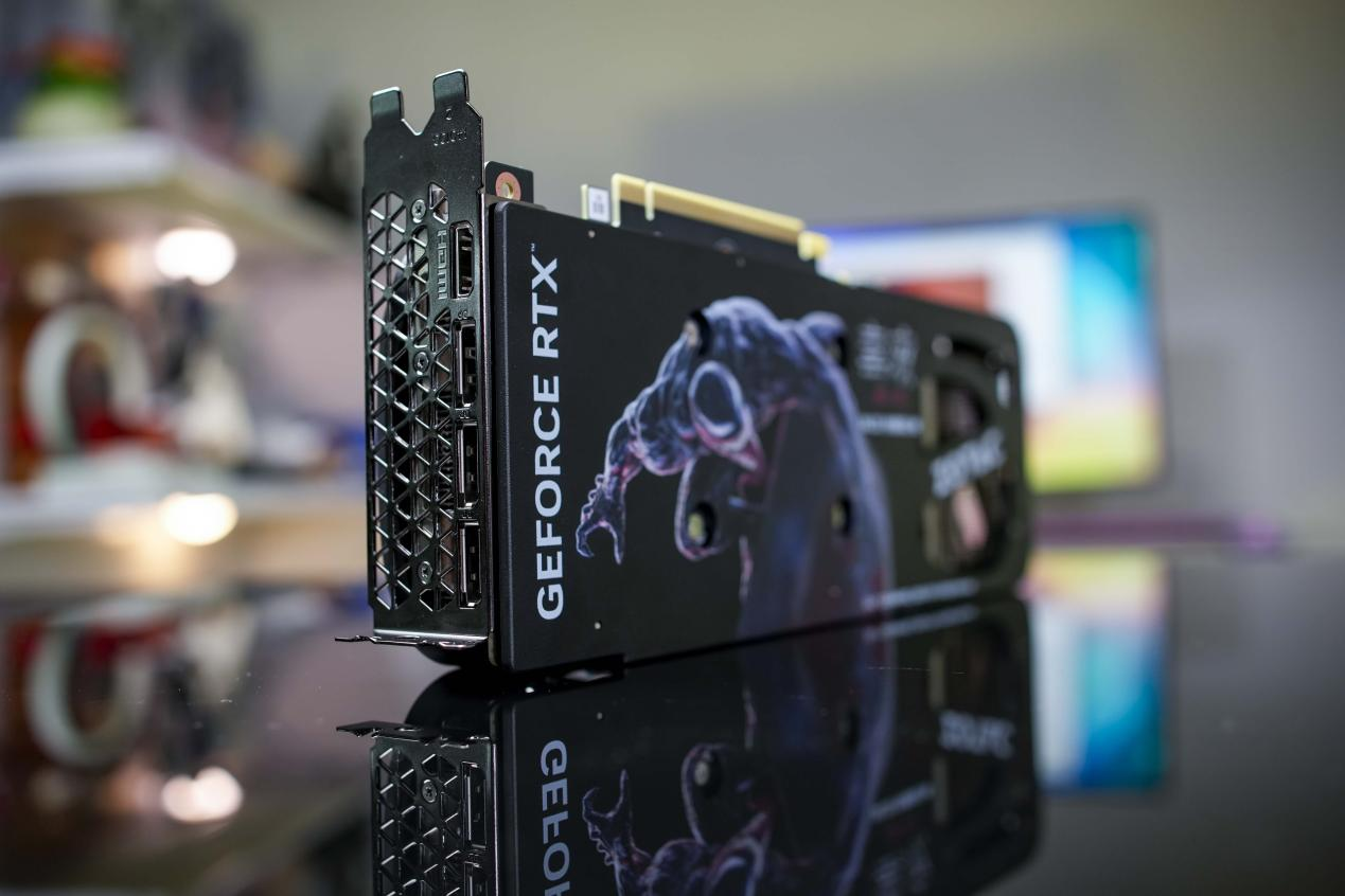 索泰×毒液RTX 4070SUPER联名显卡，与强者共舞