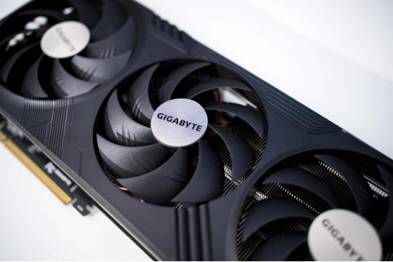 【7900 XTX 魔鹰+X870小雕】AMD整机表现出色，光栅游戏轻松拿捏