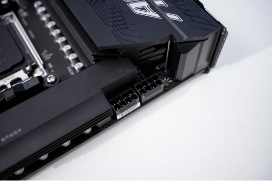 【7900 XTX 魔鹰+X870小雕】AMD整机表现出色，光栅游戏轻松拿捏