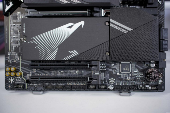 【7900 XTX 魔鹰+X870小雕】AMD整机表现出色，光栅游戏轻松拿捏