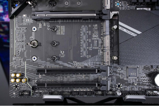 【7900 XTX 魔鹰+X870小雕】AMD整机表现出色，光栅游戏轻松拿捏