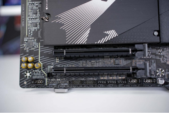 【7900 XTX 魔鹰+X870小雕】AMD整机表现出色，光栅游戏轻松拿捏