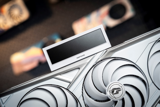 圣洁之白！iGame GeForce RTX 5090 D Vulcan W白火神开售