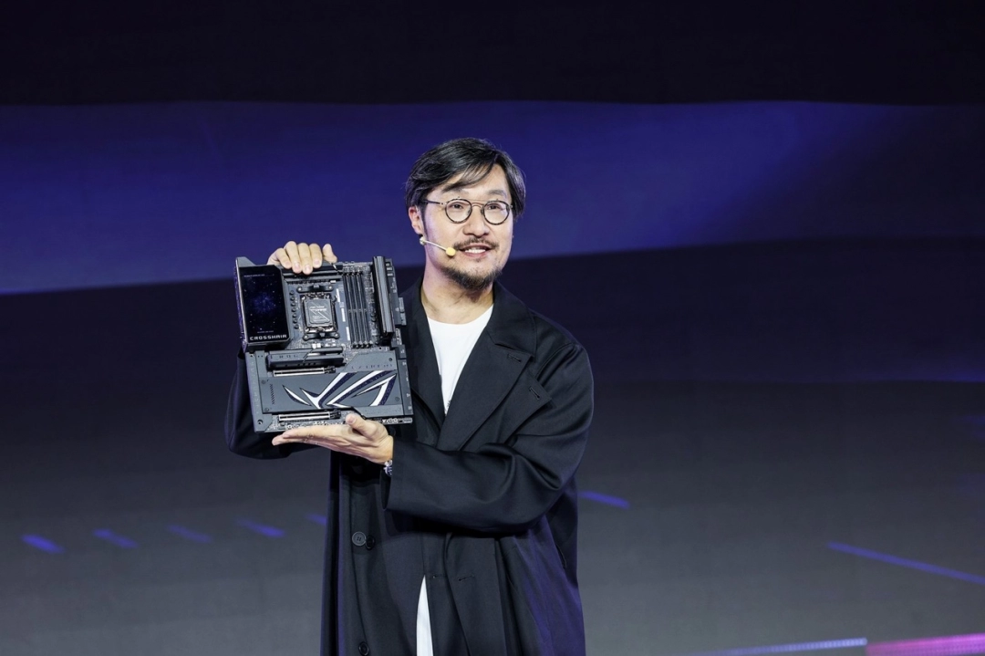 三剑齐发 华硕主板新品惊艳ROG DAY 2025