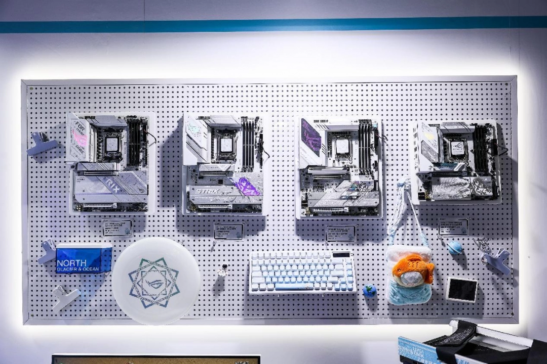 冲破次元壁 ROG DAY 2025华硕主板次元战力