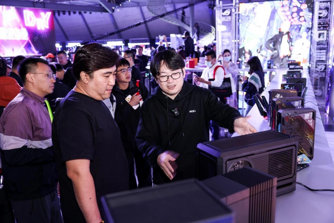 冲破次元壁 ROG DAY 2025华硕主板次元战力