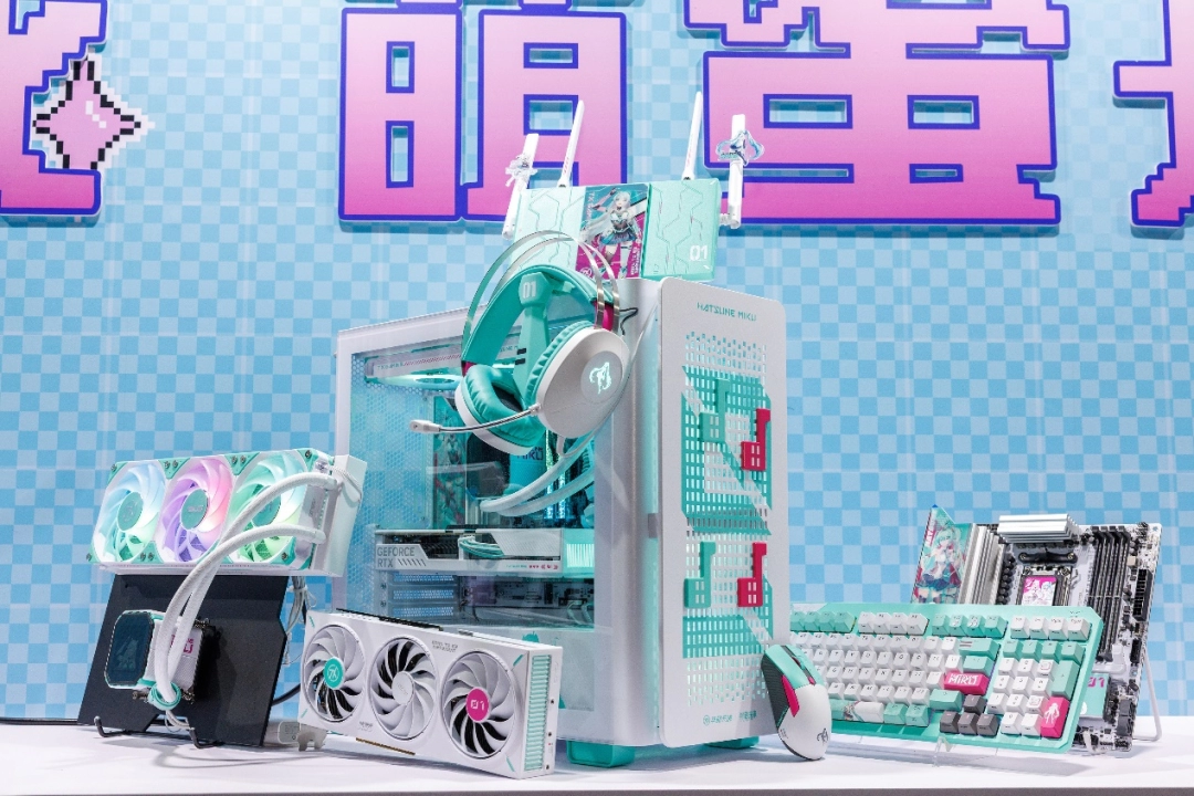 华硕天选X初音未来联名显卡！以信仰之名连结二次元梦想