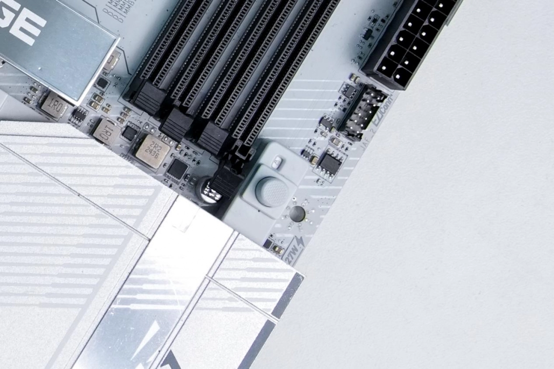 微星 GeForce RTX 5060Ti 16G硬派师评测：更适合ITX的无光百搭显卡