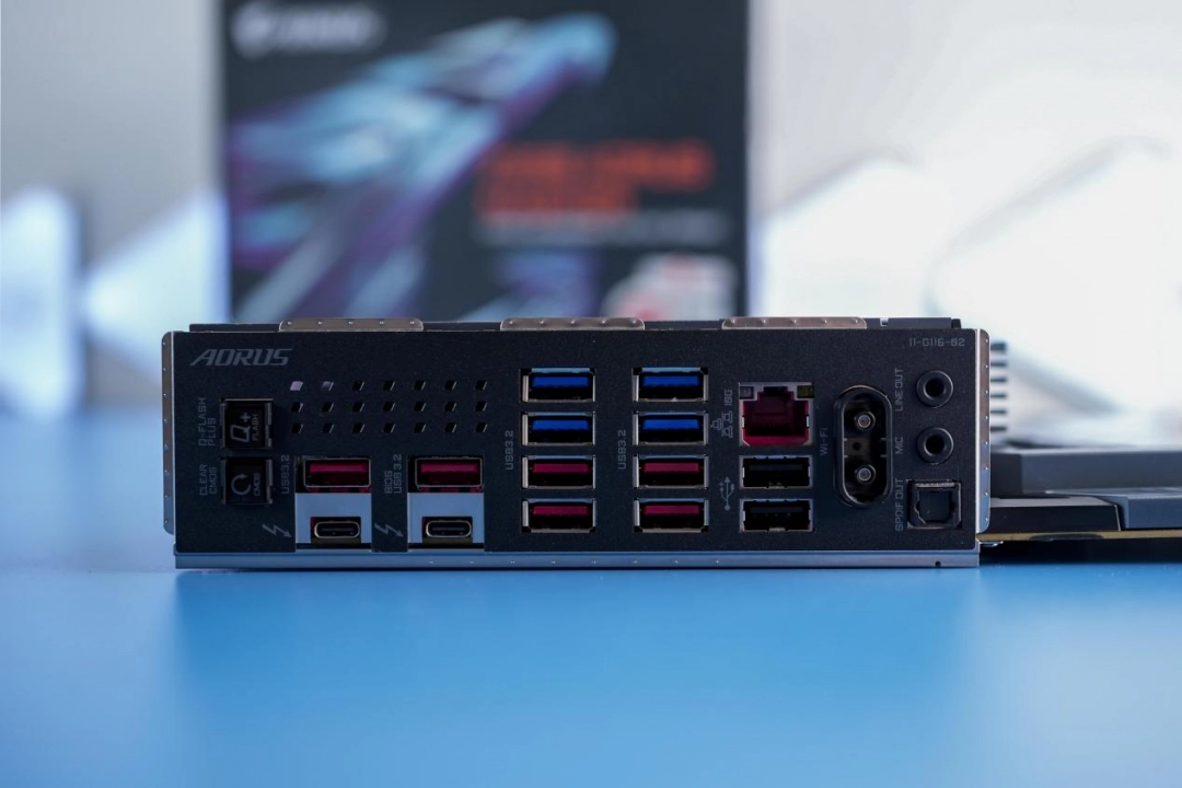 技嘉 Z890 AORUS MASTER超级雕评测：D5黑科技一键降低内存延迟