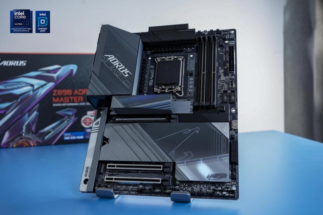 技嘉 Z890 AORUS MASTER超级雕评测：D5黑科技一键降低内存延迟