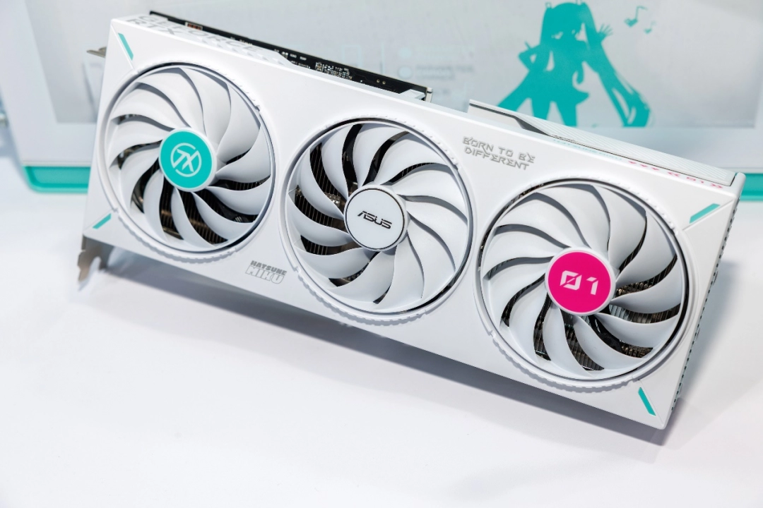 强力甜品！华硕RTX5060 Ti显卡DLSS4轻松战2K光追