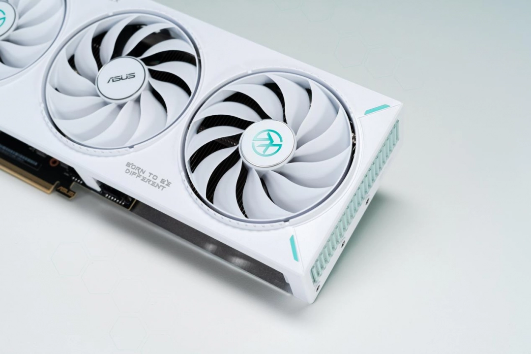 DLSS 4甜品卡新选择！华硕TX RTX5060 Ti天选显卡