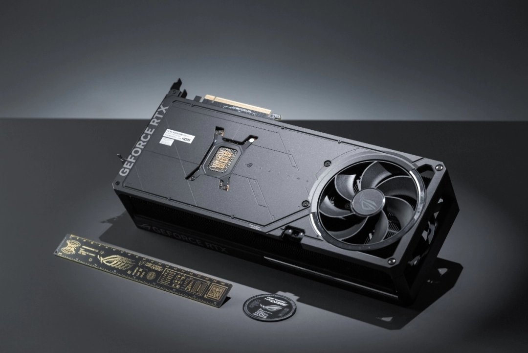 游戏工作两手硬！ROG ASTRAL 夜神 RTX 5080显卡