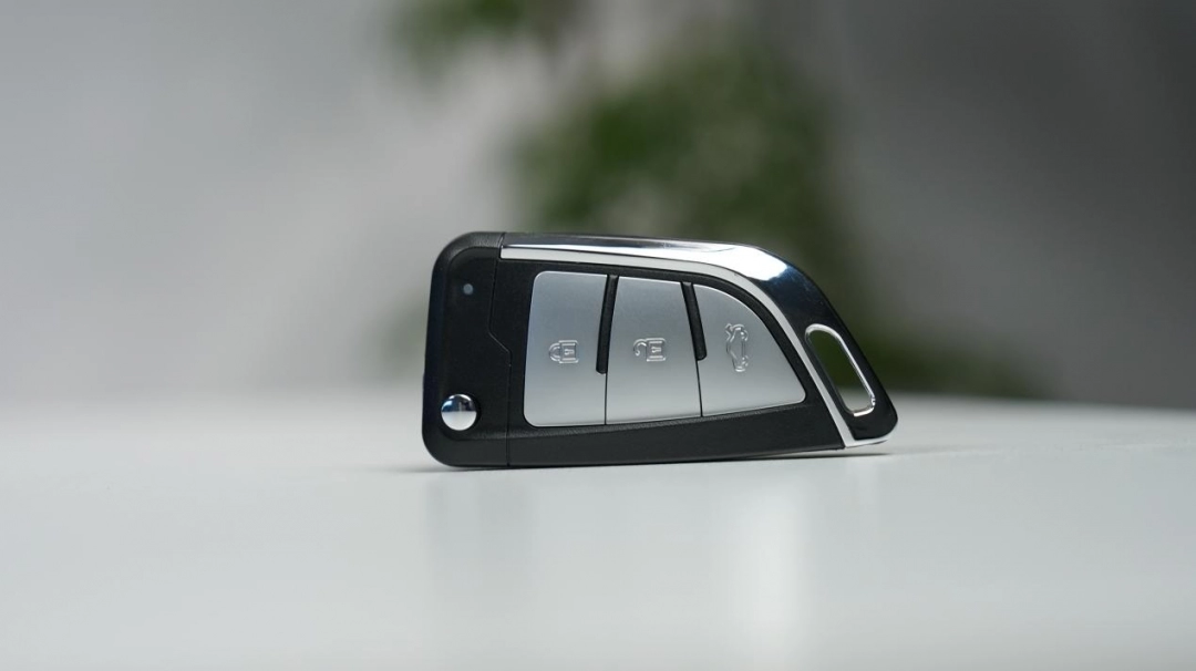 1:6复刻斯巴鲁STI！溜溜哥专属的技嘉AORUS MOD曝光