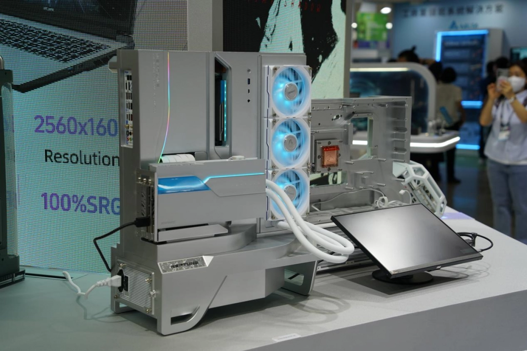 七彩虹亮相COMPUTEX 2025：智虹新程驱动AI全场景革新