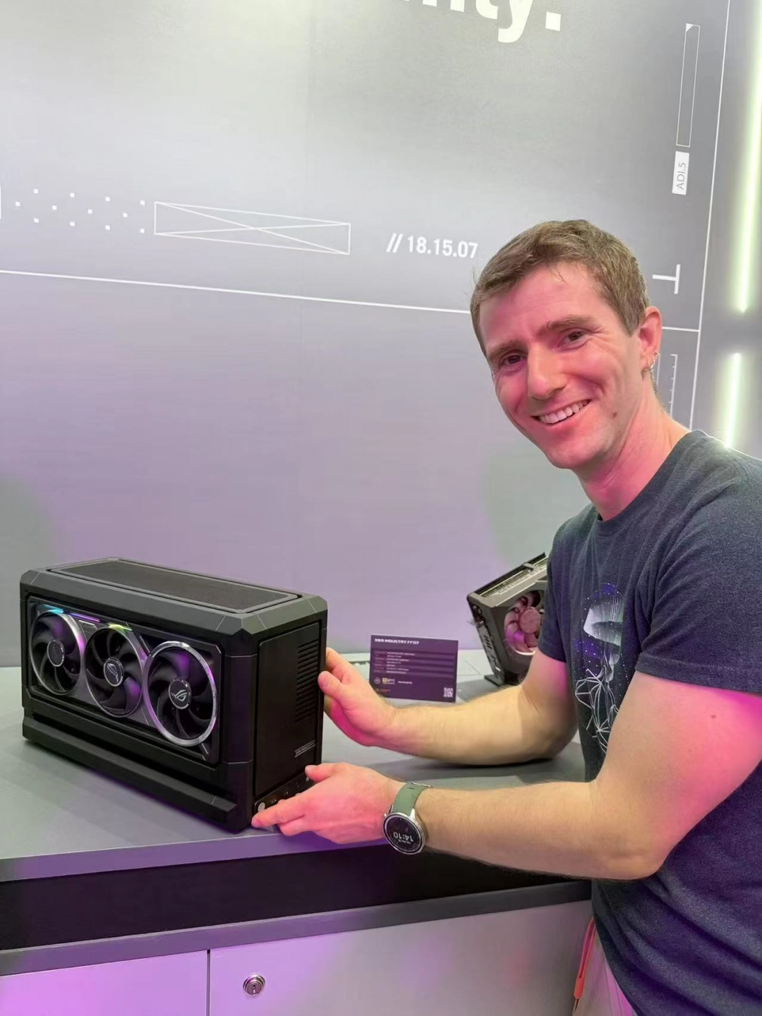 聚焦COMPUTEX 2025 华硕主板创11项超频新纪录！