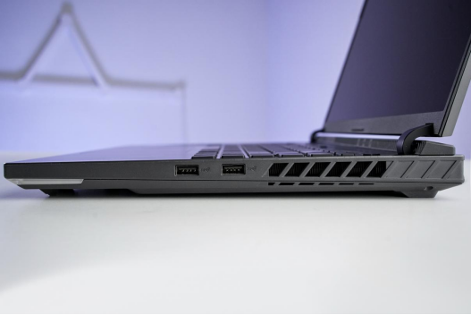 锐龙9 9955HX3D处理器加持，ROG魔霸9化身网游专用机