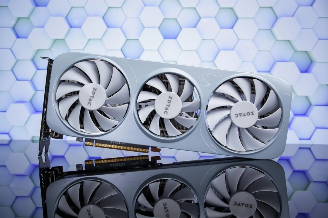 索泰 RTX 5060 月白评测：涨幅明显，2k也有一战之力