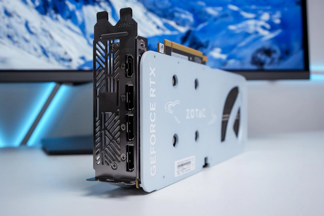 索泰 RTX 5060 月白评测：涨幅明显，2k也有一战之力