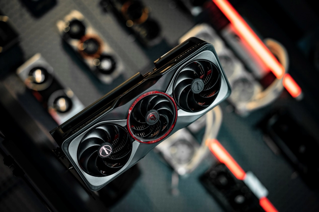 极速光影！七彩虹iGame RTX 50系列显卡高帧畅玩《F1 25》