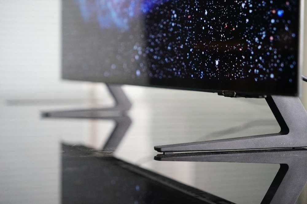 三星42英寸OLED S90F评测：超强音画 竞享丝滑 游戏电视的新选择