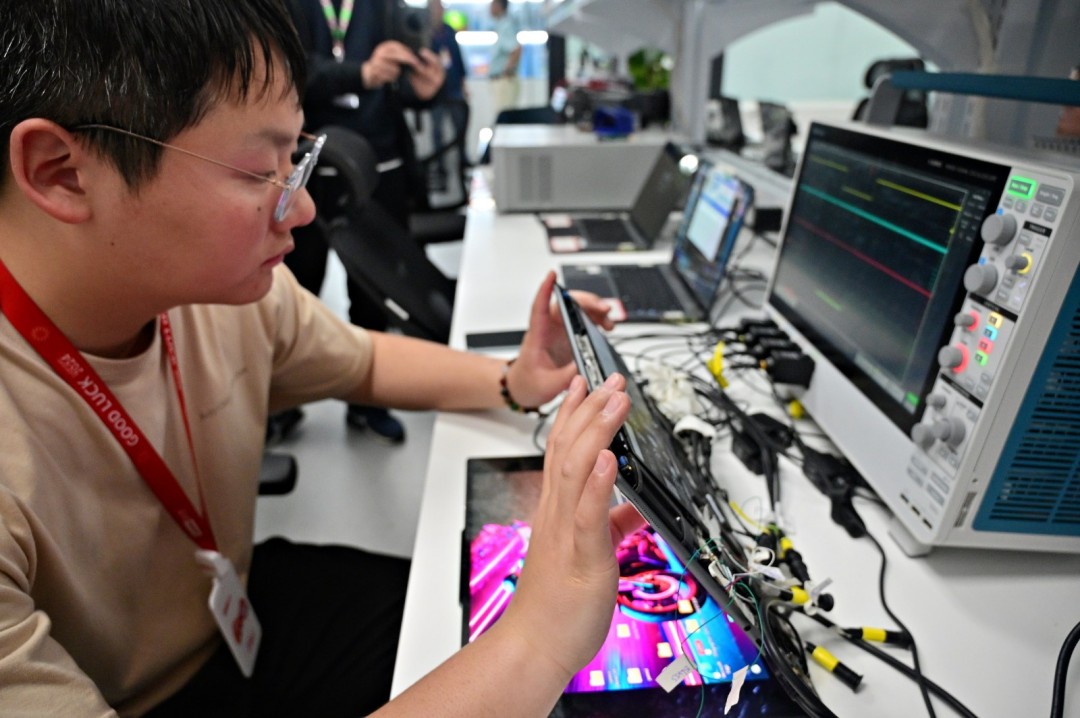 藏在英特尔联想实验室的50次微小胜利 只为让你对电脑说“真贴心”