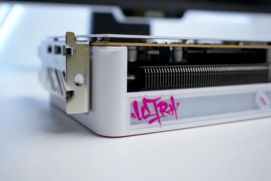 1080P专用，多帧生成后碾压RTX 4060，七彩虹RTX 5050 Ultra评测