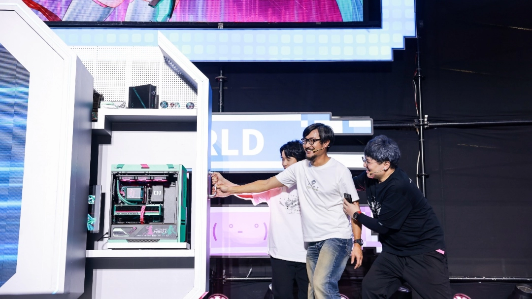 BW2025 ROG玩+乐园 华硕显卡引爆次元狂欢