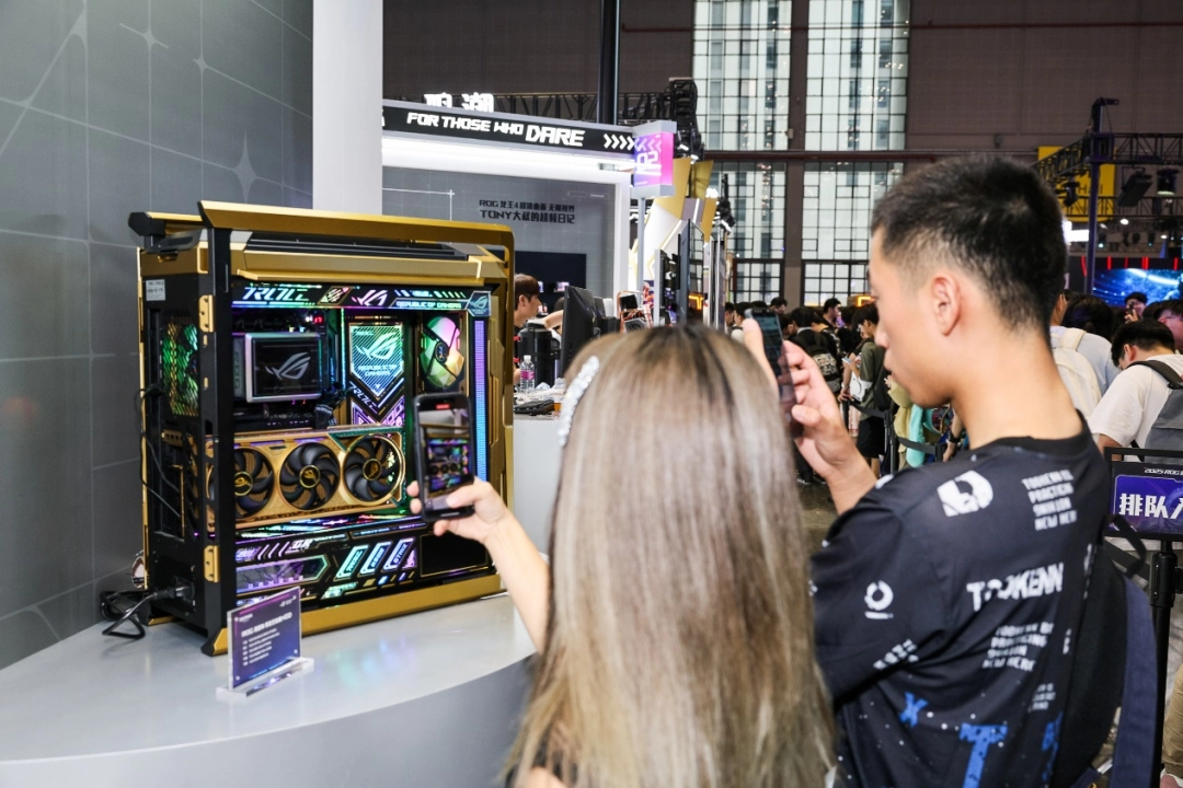 BW2025 ROG玩+乐园 华硕显卡引爆次元狂欢