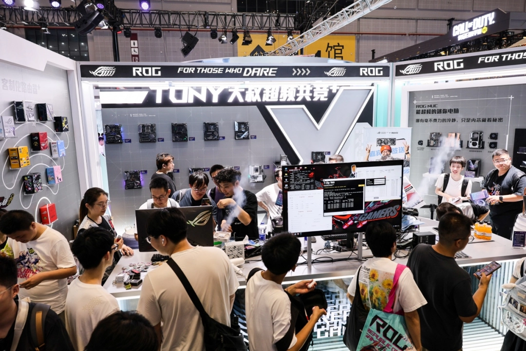 BW2025 华硕主板背置&超频双赛道大放异彩 