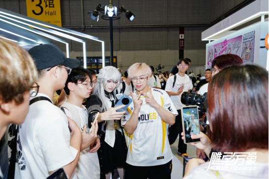 BW2025技嘉AORUS战力全开，次元突破！硬核电竞引爆文化狂潮