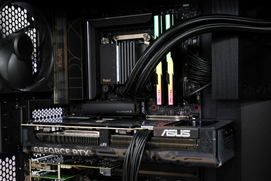 算力重构视界 华硕主板惊艳BIRTV2025