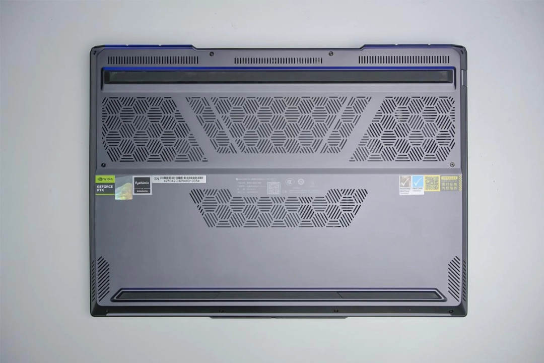 机械革命苍龙16 Ultra评测：锐龙9 9955HX3D+RTX 5090，顶级配置体验千帧游戏